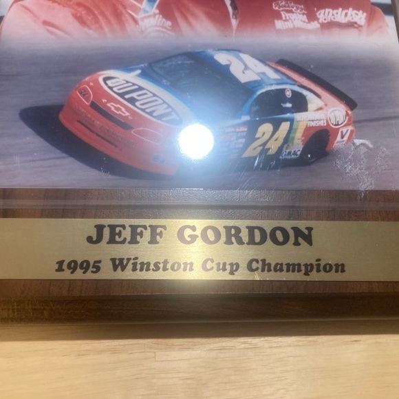 Jeff Gordon 1995 Winston Cup Champion plaque. In excellent condition. - Picture 7 of 7